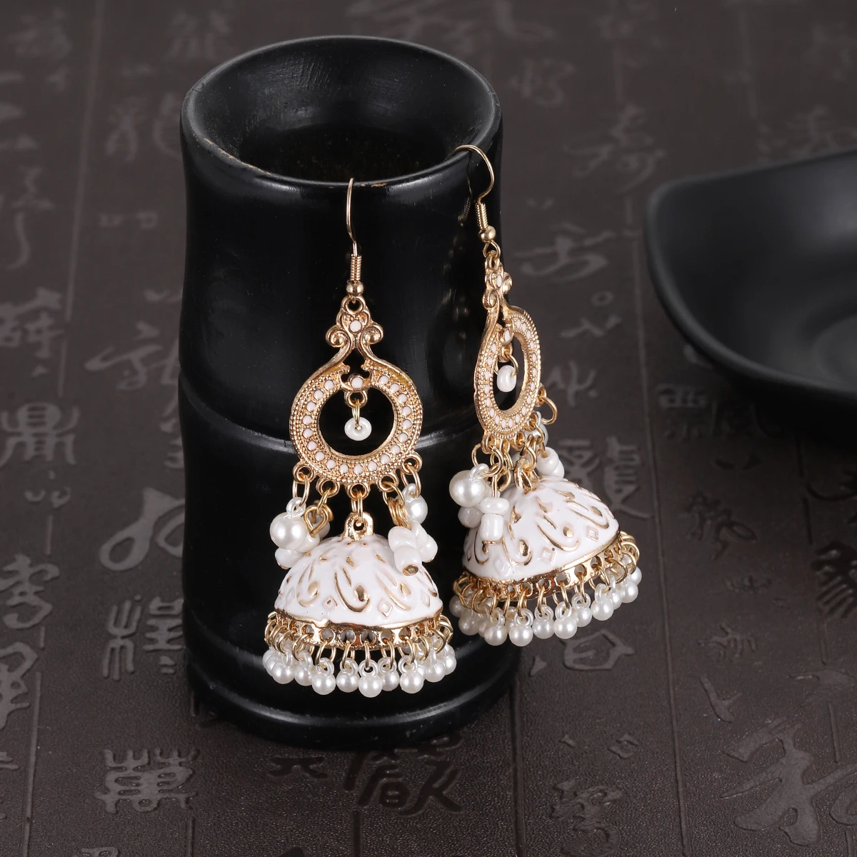 Boho White Enamel Indian Bell  - Boho Wind Chimes avaliação e preço